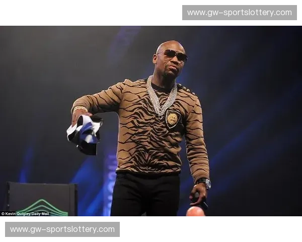 跨界“抢钱”的天花板：揭秘梅威瑟vs嘴炮那场价值6亿美元的格斗盛宴